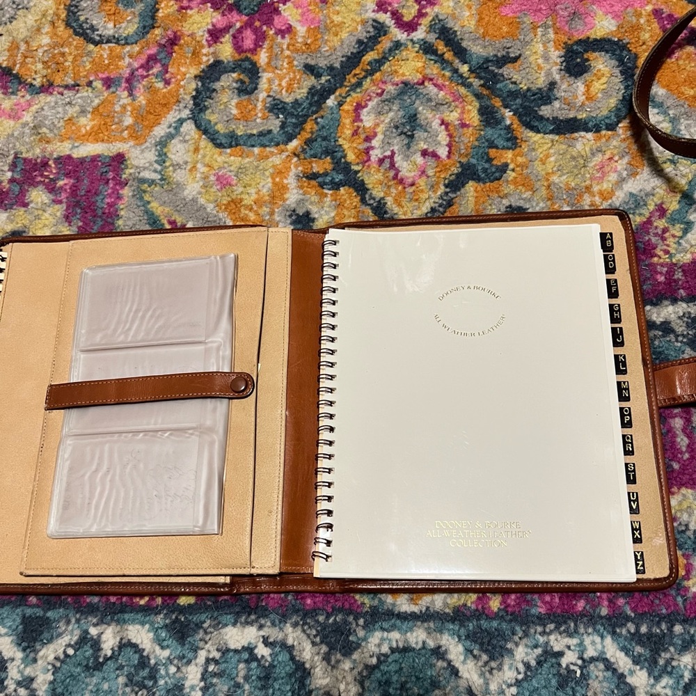 Dooney and bourke vintage portfolio - Picture 8 of 9